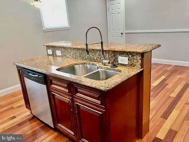 853 W Lombard St — Photo 6