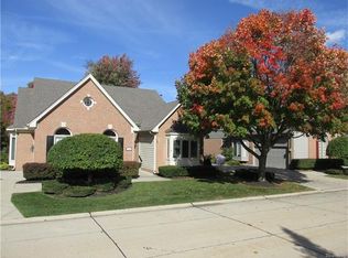 1104 Loncar Dr, Rochester Hills, MI 48307