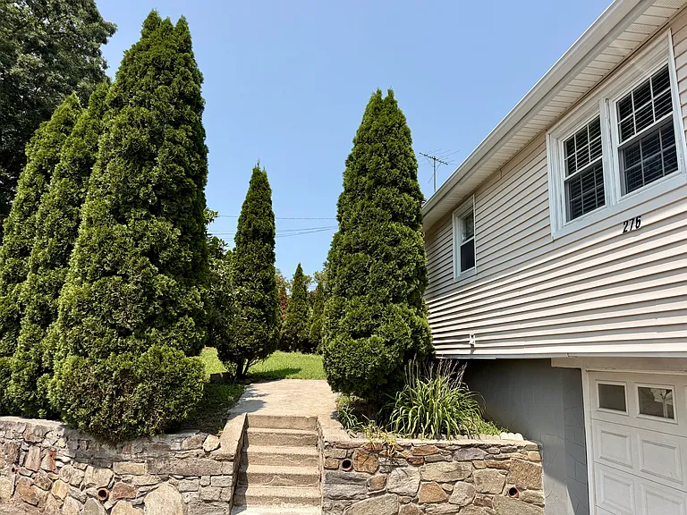 276 Griffin Ave — Photo 17
