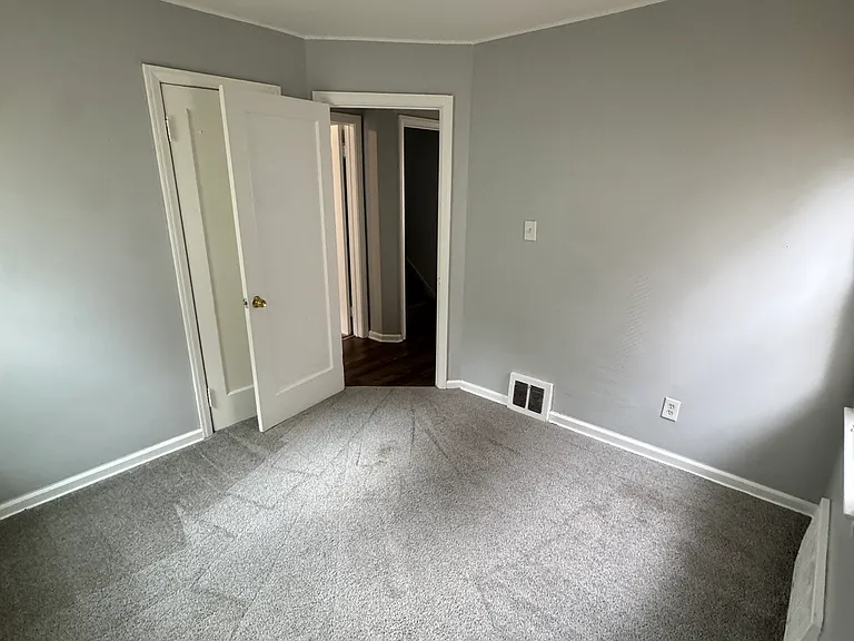 8904 Robson St — Photo 9