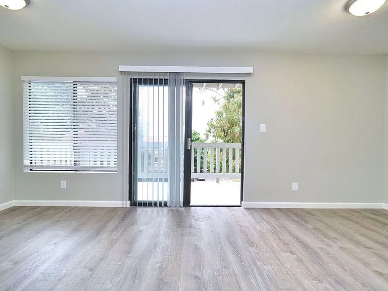 920 Fletcher Ln #203 — Photo 6