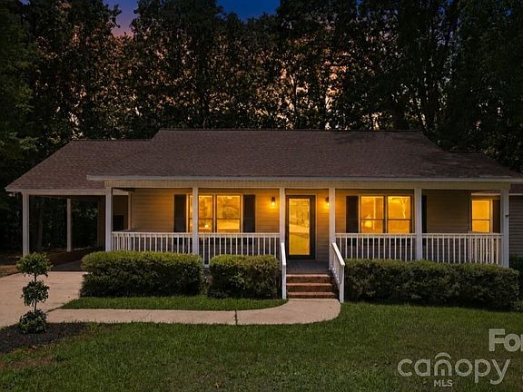 2nd image of 1801 Bridgewood Dr