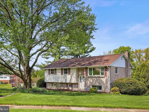 498 Maywood Rd, York, PA 17402