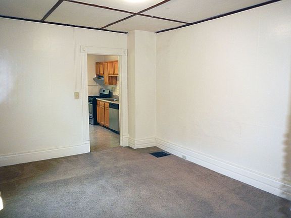 4th image of 134 Bassett St #2