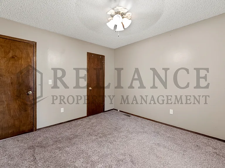 1320 E Peach Ave — Photo 12