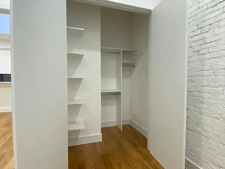 899 Pacific St #4 — Photo 7