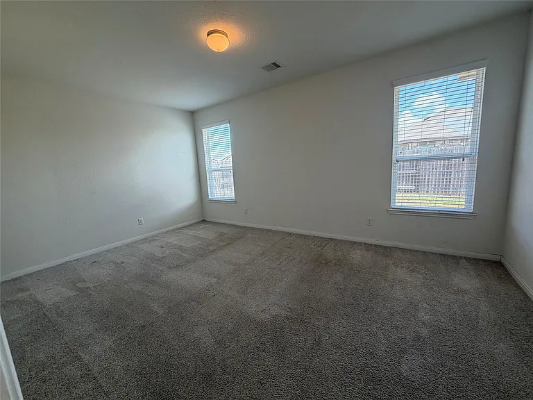 4802 Greenfield Springs Ln — Photo 11