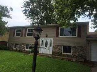 228 Devron Cir, East Peoria, IL 61611