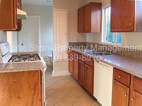 2nd image of 1320 N Edgemont St #1324