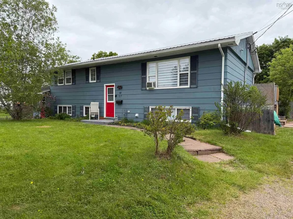 27 Macintosh Ave, Colchester, NS B2N 4L5