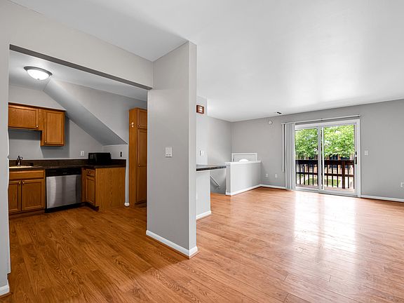 3rd image of 234 Pinewood Dr