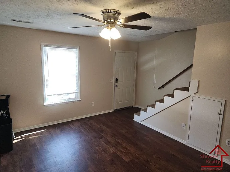 1267 Phillips Dr — Photo 14