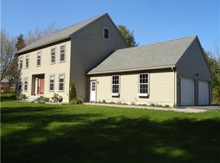 14 Governor Ln, Bath, ME 04530