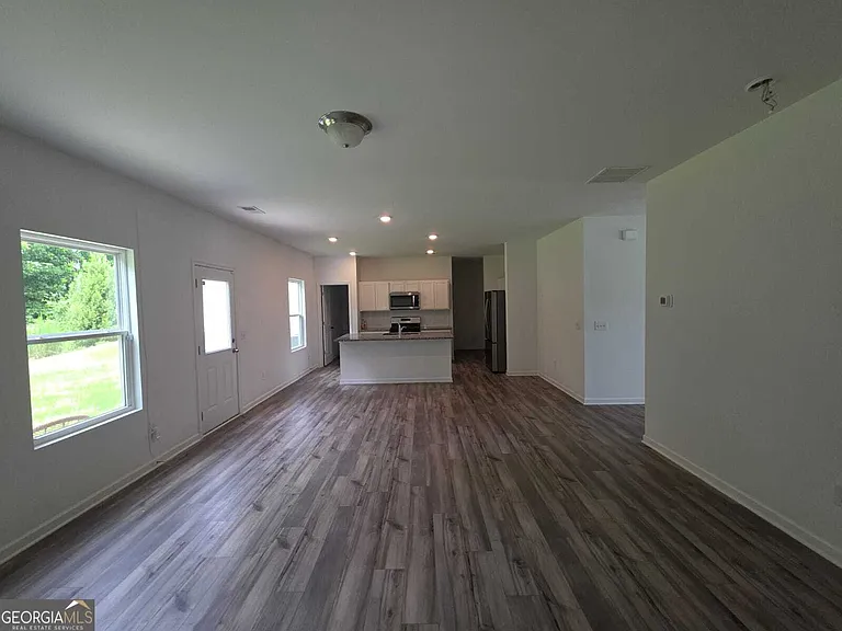 2048 Boxwood Cir — Photo 6