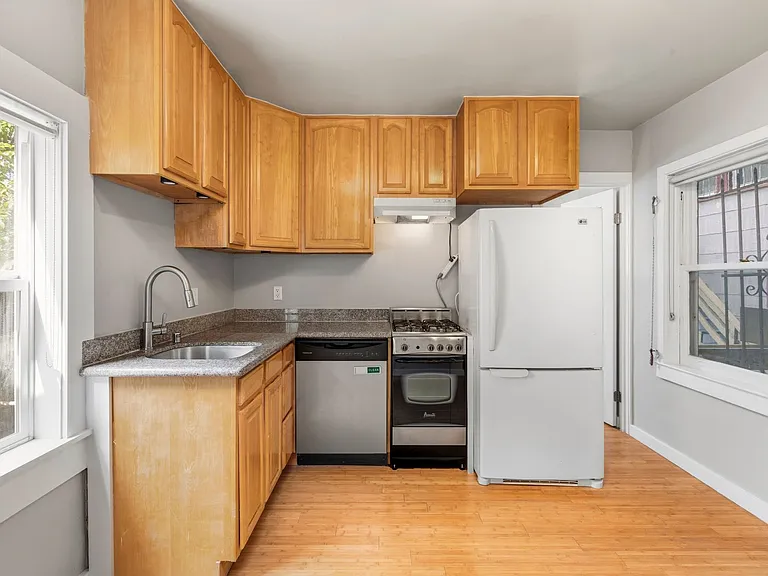 1409 1421 Sacramento Street 7 #9 — Photo 3
