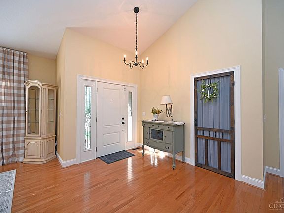 4th image of 410 Sir Edward Dr