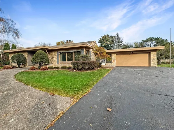 7902 North Boyd WAY, Fox Point, WI 53217