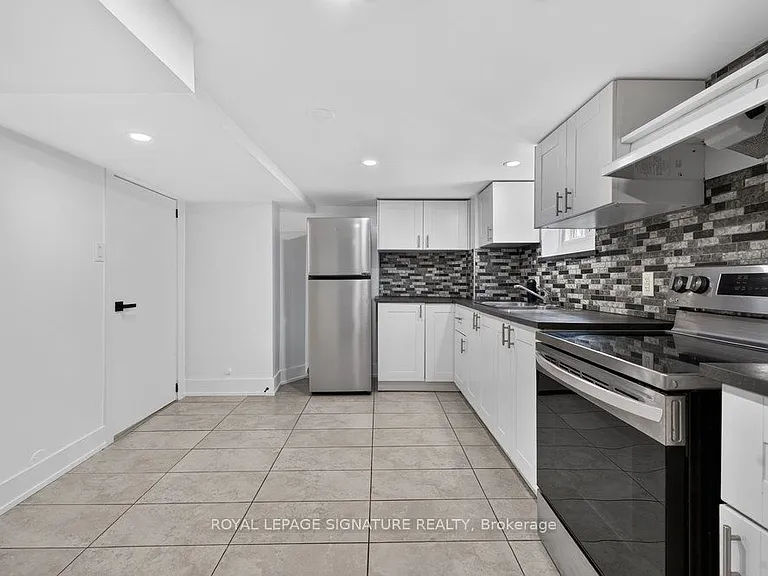 57 Miranda Ave #LOWER — Photo 3