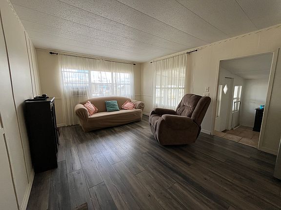 2nd image of 28 Stephens Ave