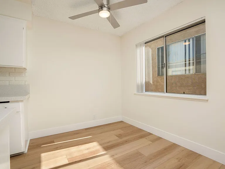 1518-1522 Euclid St — Photo 12