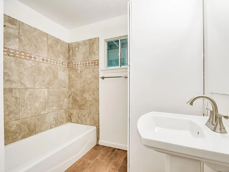 2303 E Side Dr #112 — Photo 11