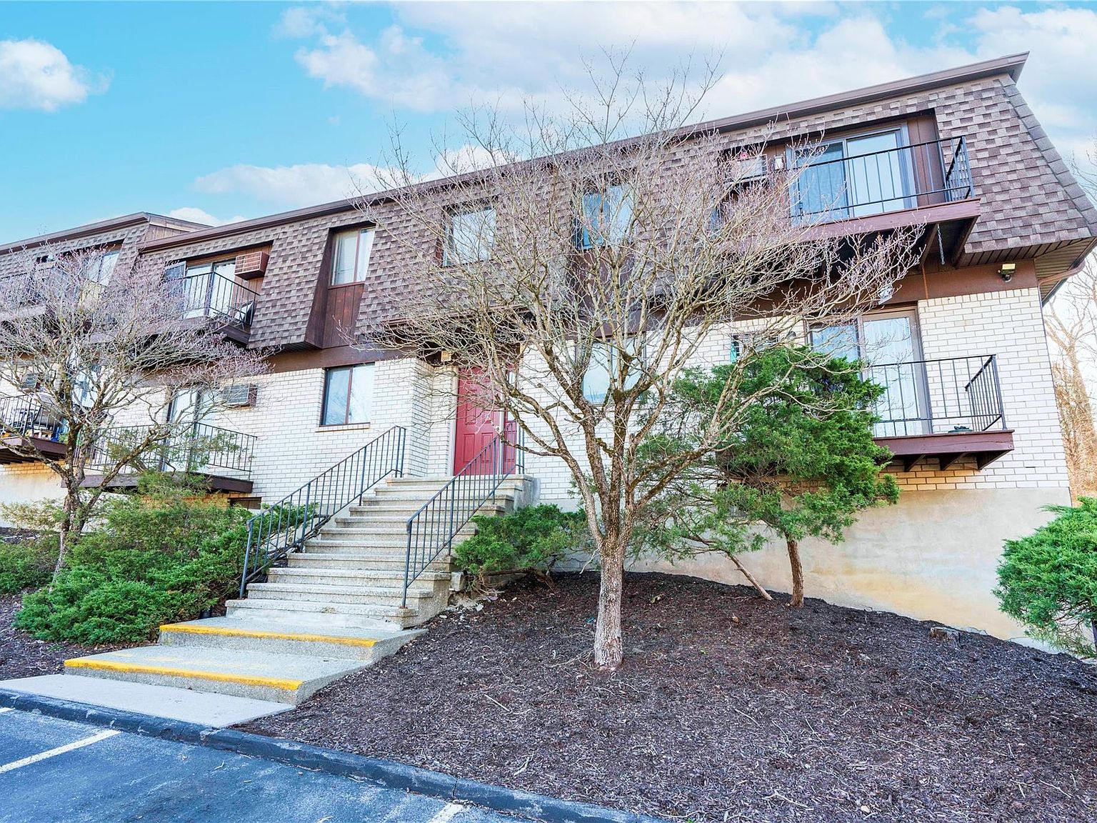 2008 Cherry Hill Drive #2008, Poughkeepsie, NY 12603 | Zillow