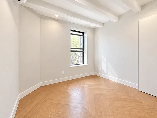 Bedroom, photo 2