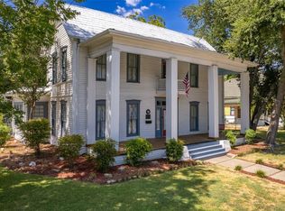 1916 Stonewall St, Greenville, TX 75401