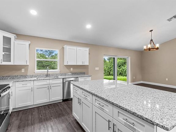 3rd image of 7946 N Manville Rd