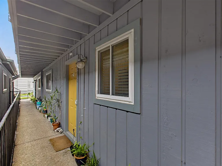 3815 Guadalupe St #208 — Photo 22