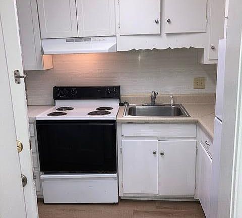 2nd image of 1302 E 14th St #2F