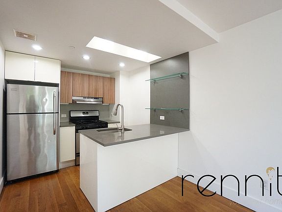 5th image of 616 Willoughby Ave #3F