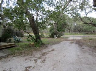 306 Traylor Ave, Rockport, TX 78382