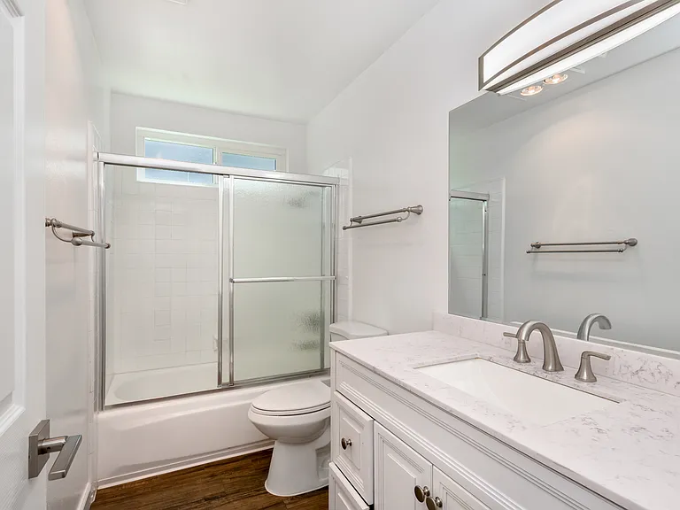 Crestview Apartment Homes — Photo 12