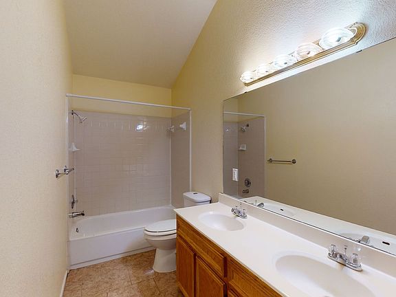 4th image of 4607 Wade Dr #A