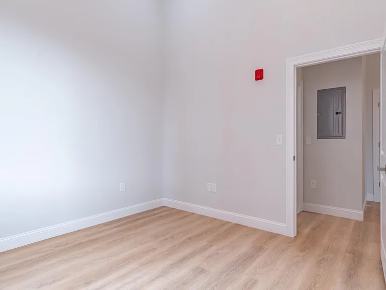 146 Main St #302 — Photo 10