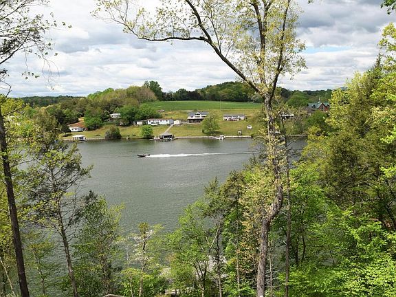 2nd image of 125 Long Island Dr