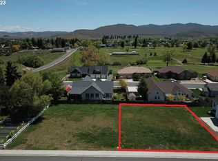 800 W Fairway Dr, Baker City, OR 97814