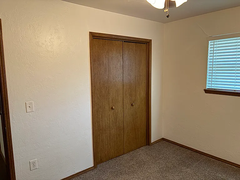 1904 Lanesboro Dr — Photo 8