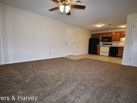4th image of 3247 Tower Dr #G