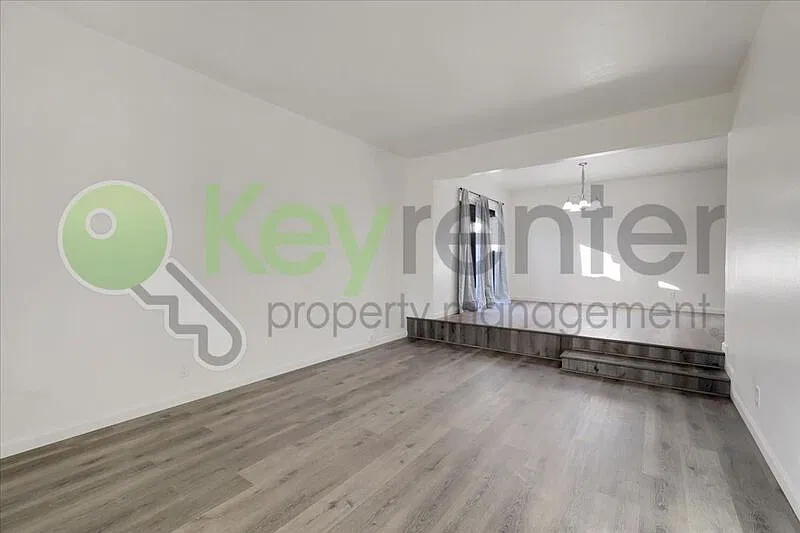 3 bed, 1.0 bath, 1000 sqft, $2,000 — Photo 3