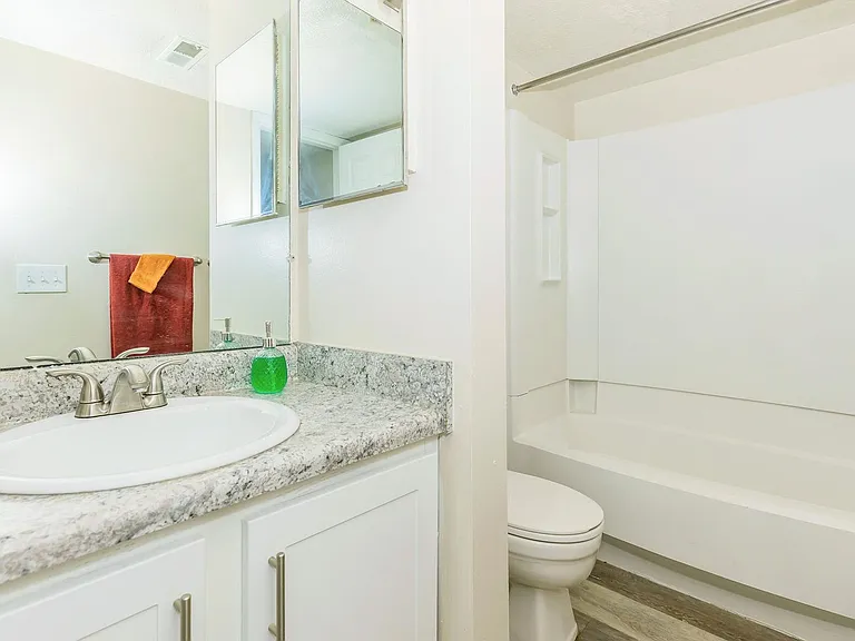 Northwoods Apartments — Photo 47