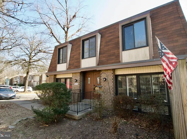 6012 Forrest Hollow Ln, Springfield, VA 22152