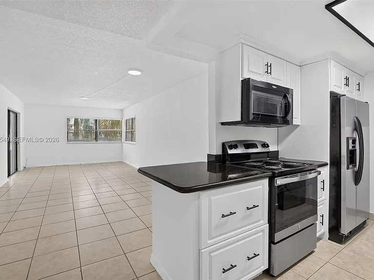 220 Lakeview Dr #210 — Photo 8