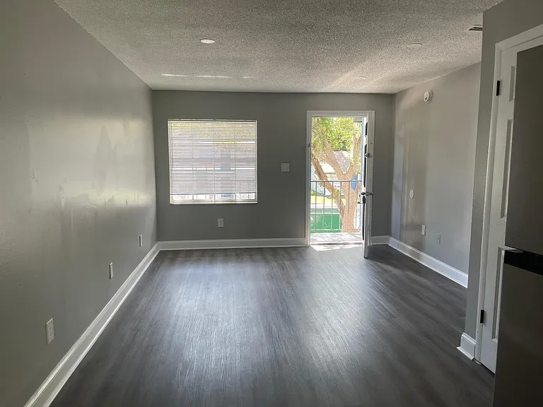 The Lucerne Apartments — Photo 15