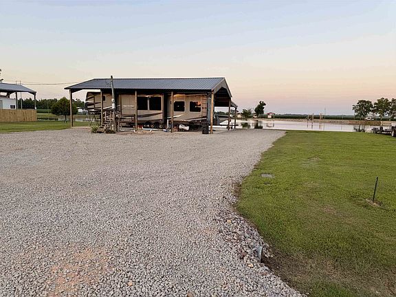2nd image of 64 Retriever Loop Lot 230-232