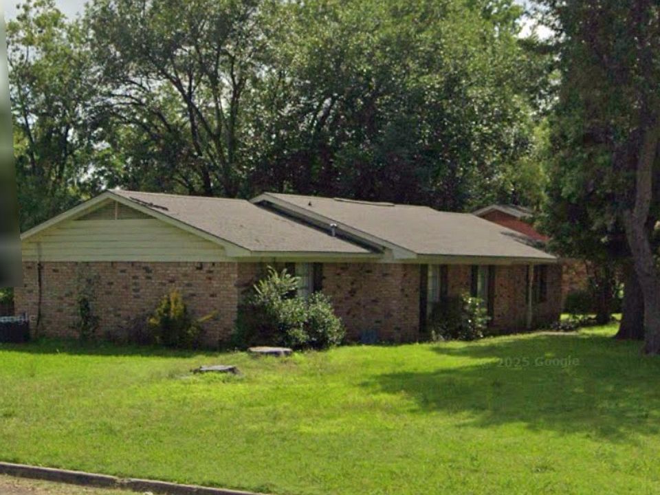 1st image of 2729 Tanglewood Dr