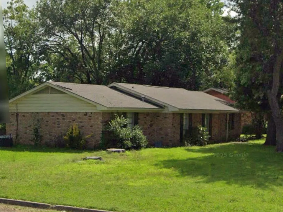 2729 Tanglewood Dr