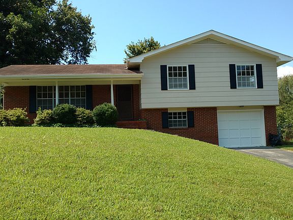 3rd image of 2304 Arroyo Dr