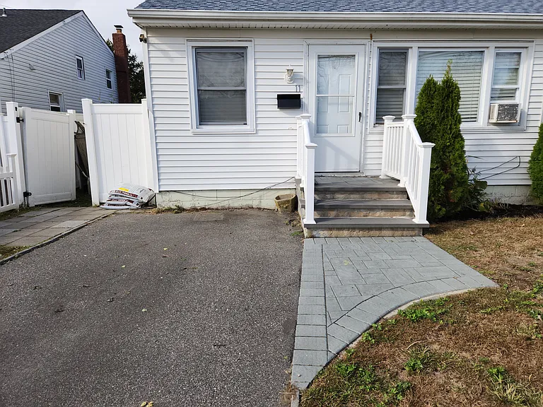 11 Laurel St — Photo 10
